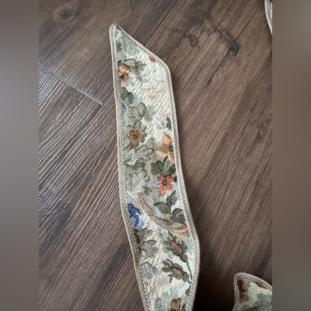 Vintage Floral Tapestry Belt - Picture 7 of 14